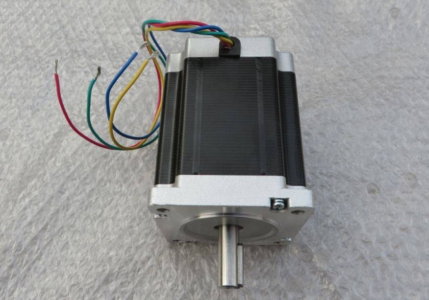 多臺步進電機可以用一個驅(qū)動器控制嗎？